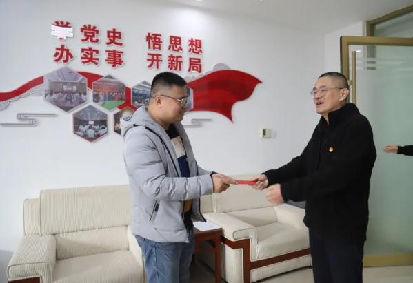 歲寒情深暖意濃，殷殷關(guān)懷沁人心——?jiǎng)?chuàng)投集團(tuán)開(kāi)展春節(jié)前走訪(fǎng)慰問(wèn)活動(dòng)
